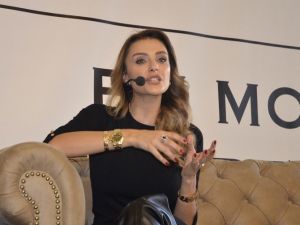 Özge Ulusoy Yılbaşında Şık Olmanın Püf Noktalarını Anlattı