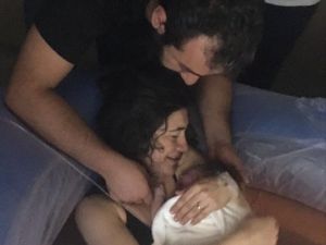 Dünyaya Gözlerini Su Dolu Havuzda Açtı