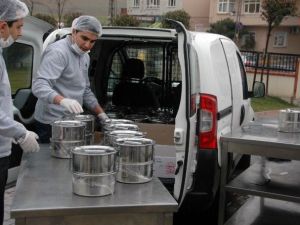 ‘Küçükçekmece İyilik Merkezi’ Sosyal Yardım Ve Hizmette Rekora Koşuyor