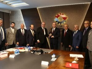Bakan Özlü: “Elektrikli Otomobil Üretimine Geçeceğiz”