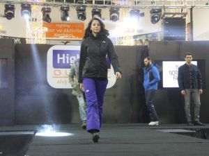 Highway Avm’de Konser Ve Defileye Büyük İlgi