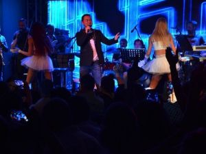 Serdar Ortaç Uludağ’da Hayranlarına Unutulmaz Bir Gece Yaşattı