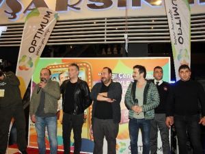 “Çalgı Çengi İkimiz”in Adana Galasında Kahkaha Tufanı