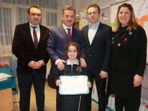 Başkan Usta, Öğrencilerin Karne Sevincine Ortak Oldu