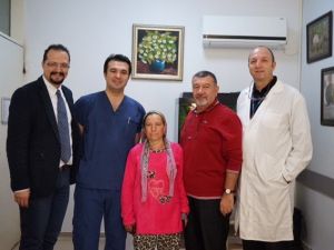 Koltuk Altından Ses Tellerine Zarar Vermeden Tiroid Ameliyatı