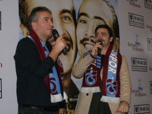 ’Çalgı Çengi’nin Başrol Oyuncuları Önce Kuymak Yedi, Sonra Hayranlarıyla Buluştu