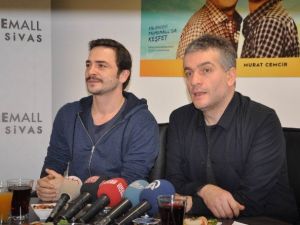 Ahmet Kural Ve Murat Cemcir Sivas’ta Hayranlarıyla Buluştu