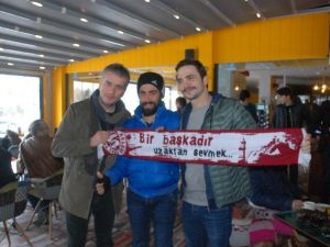 Ünlü Oyuncular Murat Cemcir Ve Ahmet Kural, Hayranları İle Buluştu