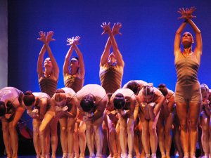 Çağla Şikel Evlilik Yıldönümünde Bale Yaptı