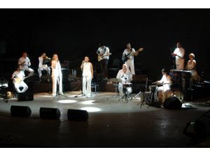 Kardeş Türküler Marmariste Konser Verdi