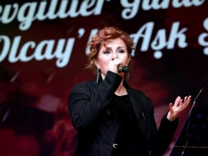 Zuhal Olcay, Mersinlilere Unutulmaz Bir Gece Yaşattı