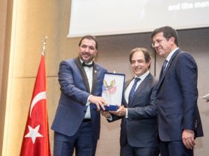 Türk-amerikan İşadamları Derneği’nden Enrique Jimenez’e Ödül