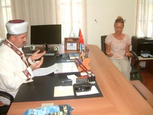 İslamiyeti Araştıran Almanyalı Bayan Öğretmen Müslüman Oldu