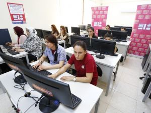 Teknosa, 10 Yılda 15 Binden Fazla Kadını Teknolojiyle Buluşturdu