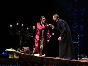 Tüy Kalemler-quilss, İzmir’de Seyirciyle Buluşuyor