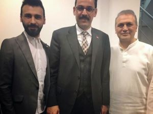 Emre Kaya, Dayısı Erol Parlak’ı Özel Konserinde Yalnız Bırakmadı