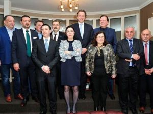 İşadamı Torunoğlulları Hollanda’da Bürokrasinin Önünü Açtı