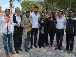 Ünlü şarkıcı İzel kilo alma nedenini açıkladı