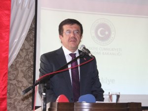 Bakan Zeybekci, gençlerin sorularını yanıtladı