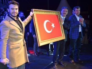 Gemlik’te Mustafa Ceceli rüzgârı