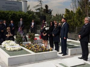 Sakıp Sabancı, vefatının 13’üncü yılında mezarı başında anıldı