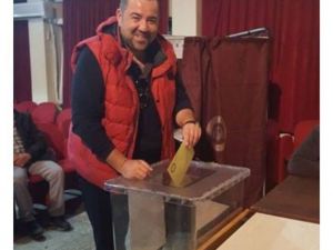 Ata Demirer oyunu Bozcaada’da kullandı