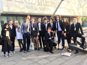 İhlas Koleji öğrencisi en iyi delege seçildi