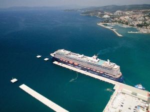 Kruvaziyer turizminde umutsuz bekleyiş
