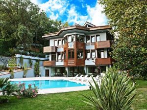 Tarabya İngiliz Okullarına ’Sokrates Ödülü’ verildi