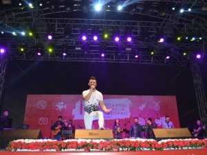 Emre Kaya Yenikapı’yı salladı