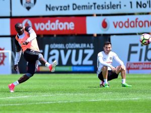 Aboubakar arkadaşlarını güldürdü