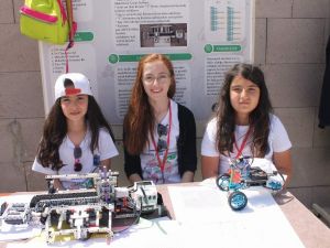 Çocukların bilim fuarında yaptıkları projeler büyük ilgi gördü