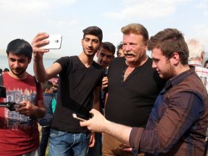 Ünlüler doğa gezisinde