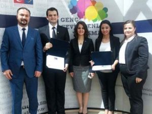 İzmir Ekonomi’ye Avrupa Birliği Bakanlığı Yarışması’ndan ödül