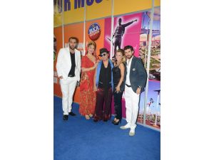 İzmir Fuarında Eğlence Yağmuru