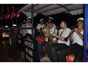 Kuşadası’nda Kurtuluş Şöleni