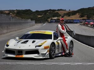 Aktör Michael Fassbender, pistlere iniyor