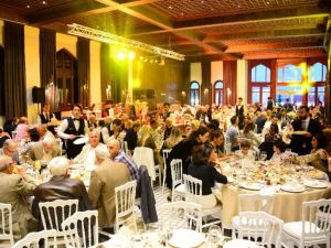 Mehmet Topal’dan, huzurevi sakinlerine iftar