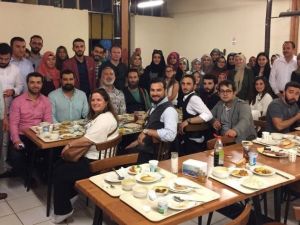 Payitaht oyuncu kadrosu ve dizinin severleri iftar yemeğinde buluştu