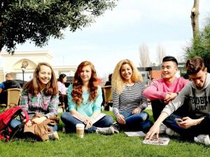 102 ülkenin gönül elçileri