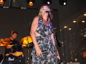 İzmir’de Birsen Tezer rüzgarı