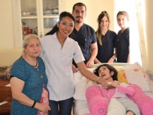 GAÜ Hemşirelik öğrencilerinden topluma örnek davranış