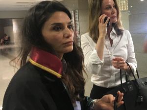 Demet Şener boşanma davası için yine adliyede