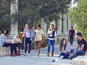 YDÜ yüksek lisans ve doktora programı kayıtları başladı