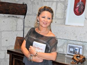 Pınar Aylin "Peri Masalı" ile edebiyat dünyasında