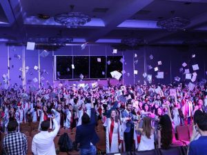 Yeni Yüzyıl Üniversitesi mezunlarını coşkuyla uğurladı