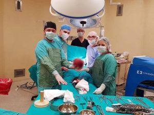 Karnından yaklaşık 5 kiloluk kitle çıktı