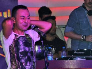 Serdar Ortaç Bodrum’u salladı