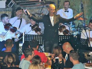 Cengiz İmren sanatçılara meydan okudu