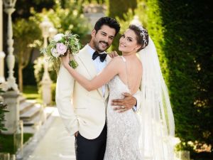 Burak Özçivit ve Fahriye Evcen dünya evine girdi